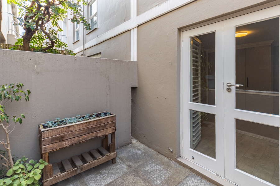 2 Bedroom Property for Sale in Green Point Western Cape